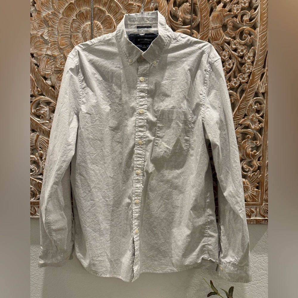 Banana Republic Untucked Fit, Long Sleeve, 100% Organic Cotton- size L